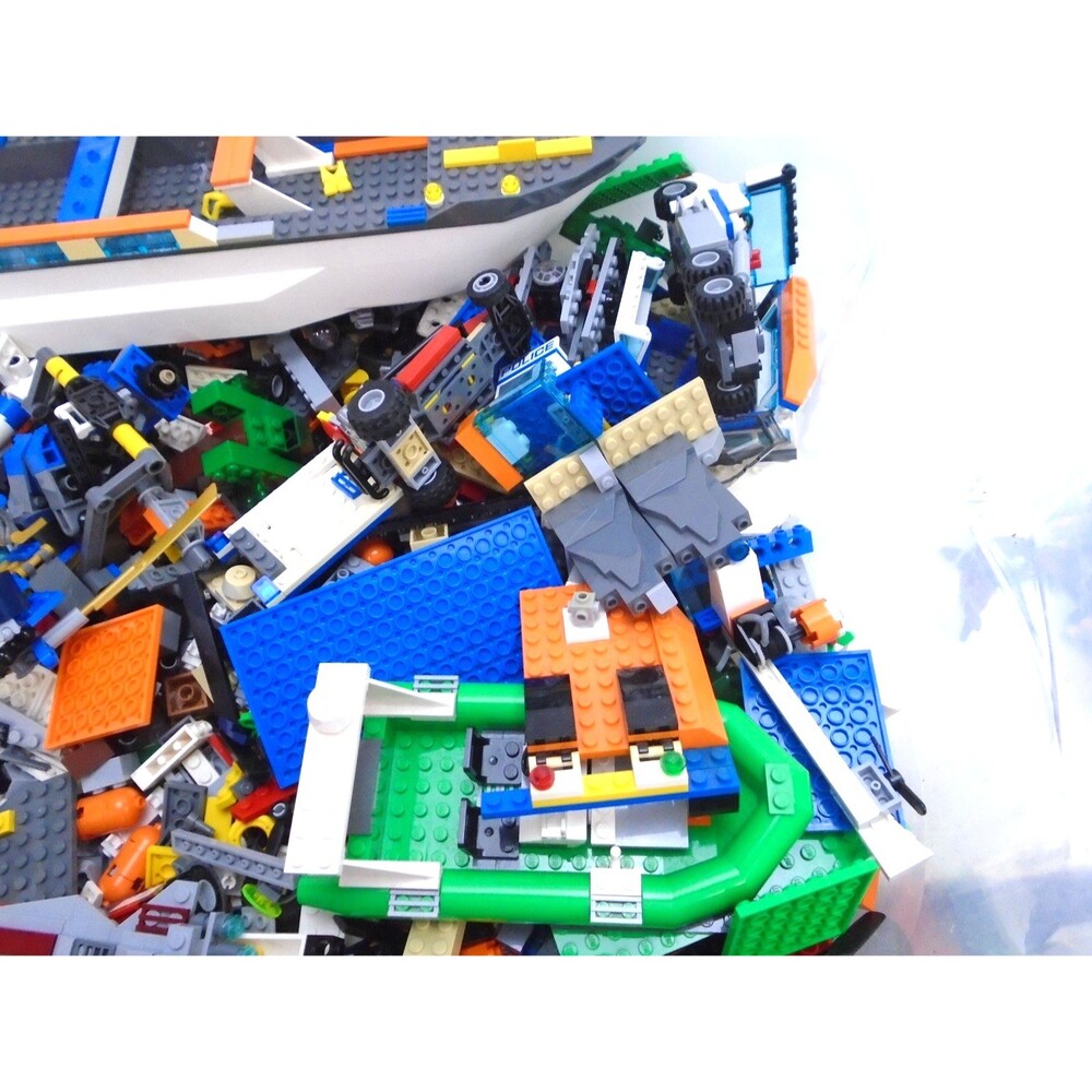 Large Lot Of Lego sets City Minecraft Figures Creator sets + more see pics - Picture 3 of 12